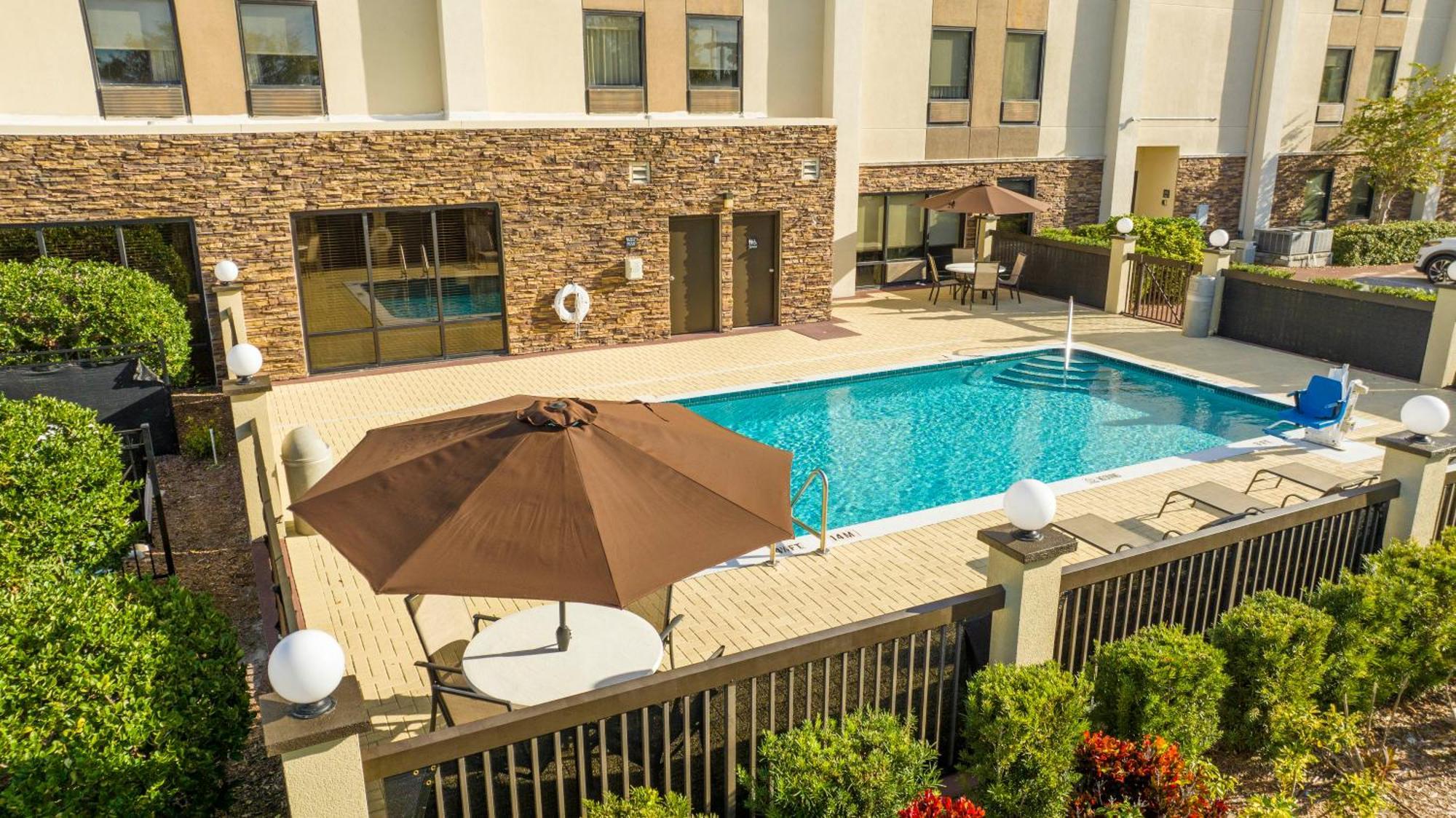 แฮมป์ตัน อินน์ สปริง ฮิลล์ Timber Pines ภายนอก รูปภาพ